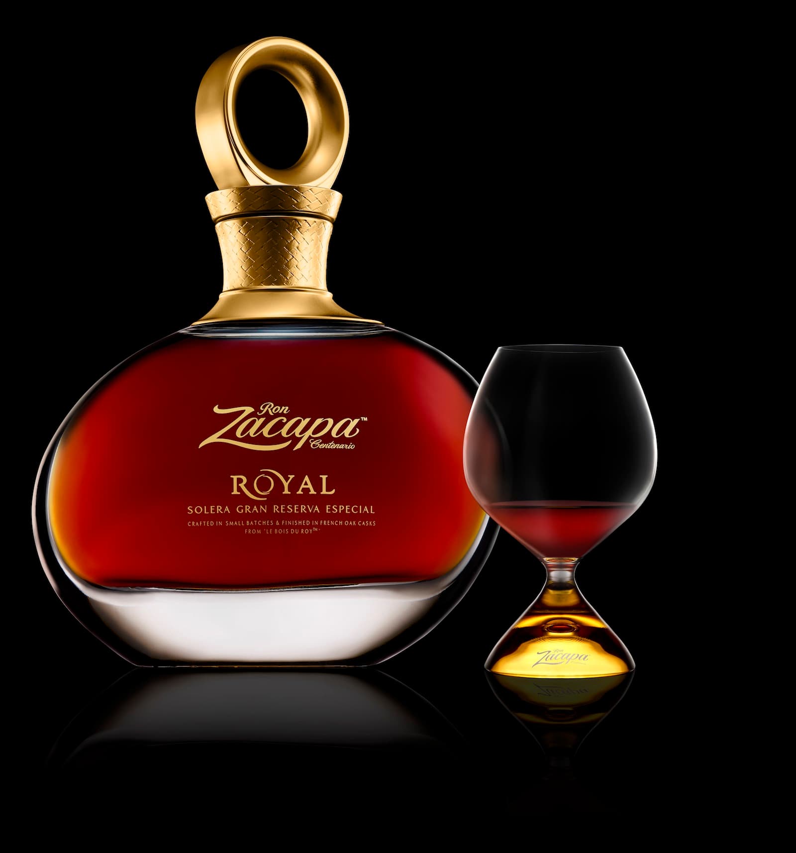 Churchill Cigar lounge by Zacapa